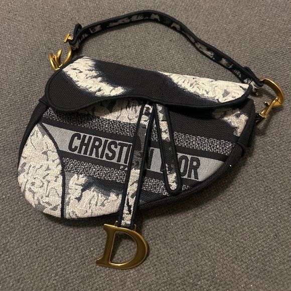 Dior’s Woman Saddle Bag - Picture 1 of 1